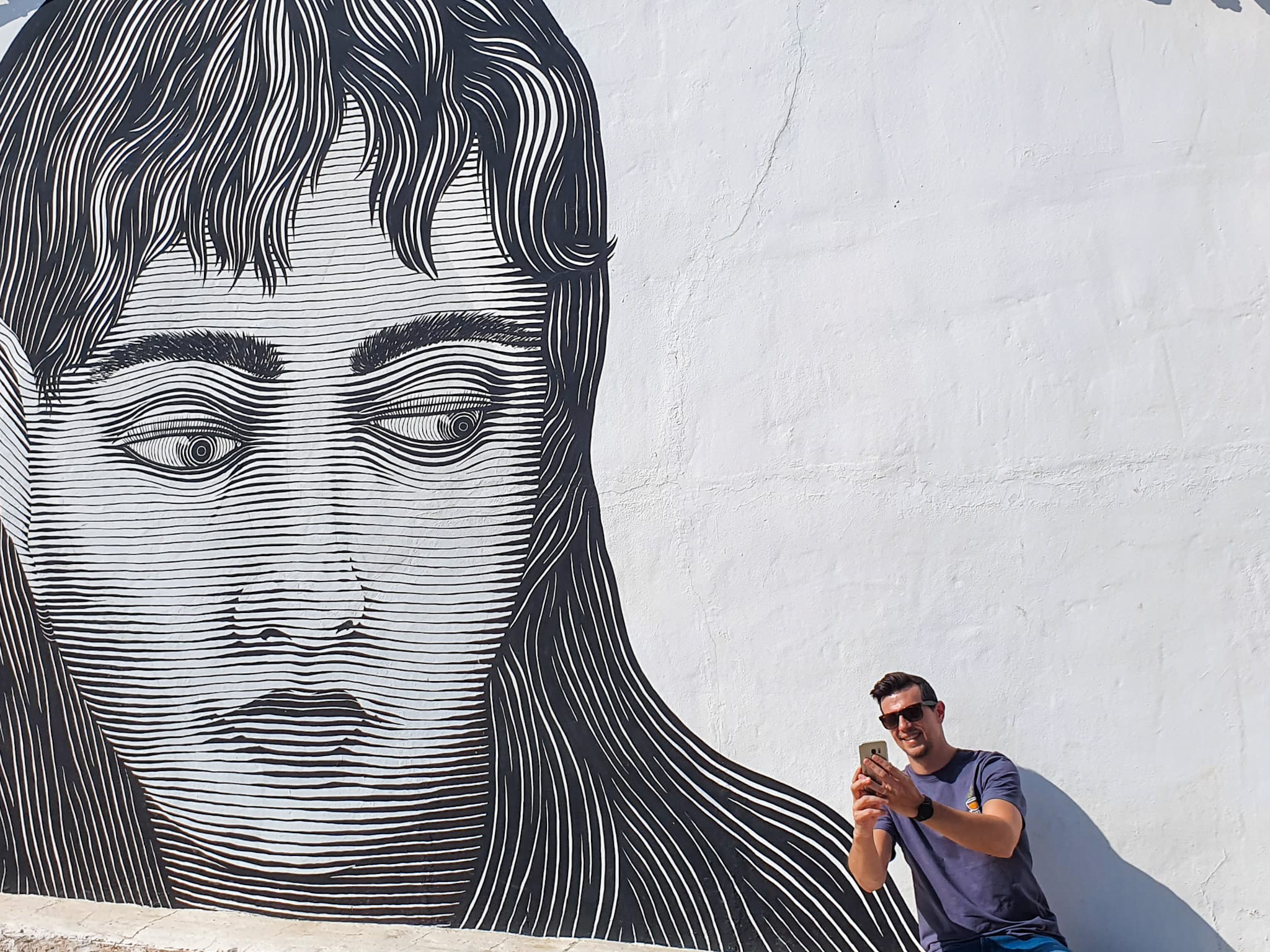 Murales y calles del pueblo de Alfamén en la provincia de Zaragoza