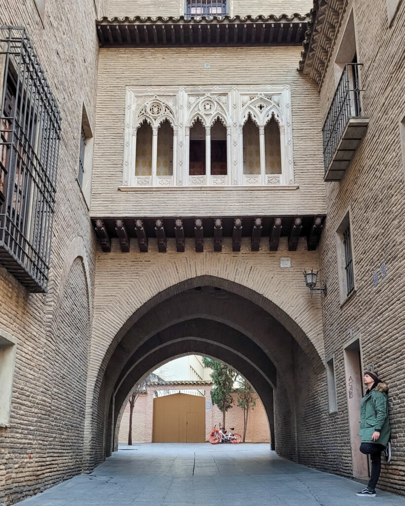 Casco histórico de Zaragoza: la ruta que haría contigo (monumentos, tapeo y compras)