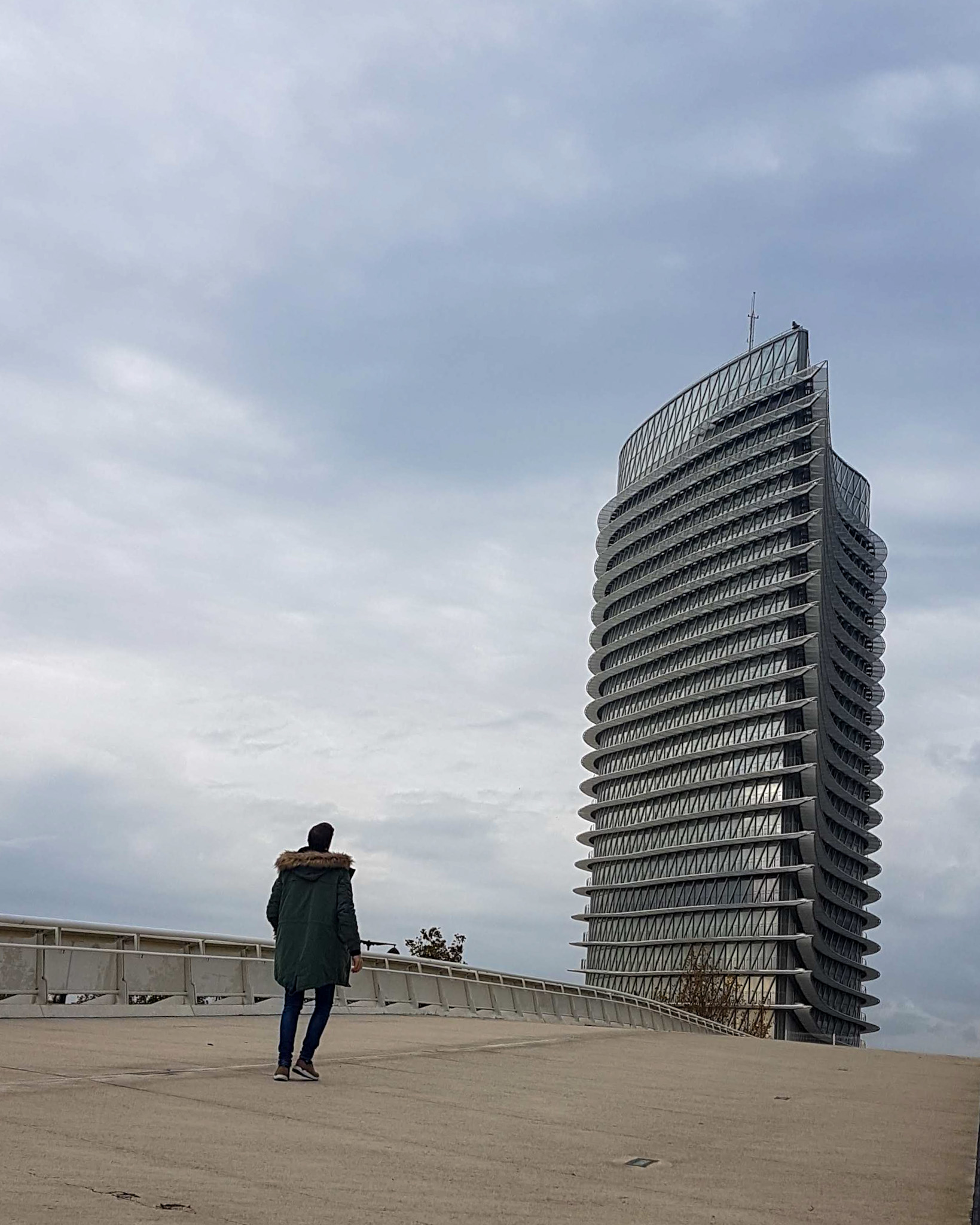 Torre del Agua y Parque del Agua Luis Buñuel en la zona de la Expo de Zaragoza