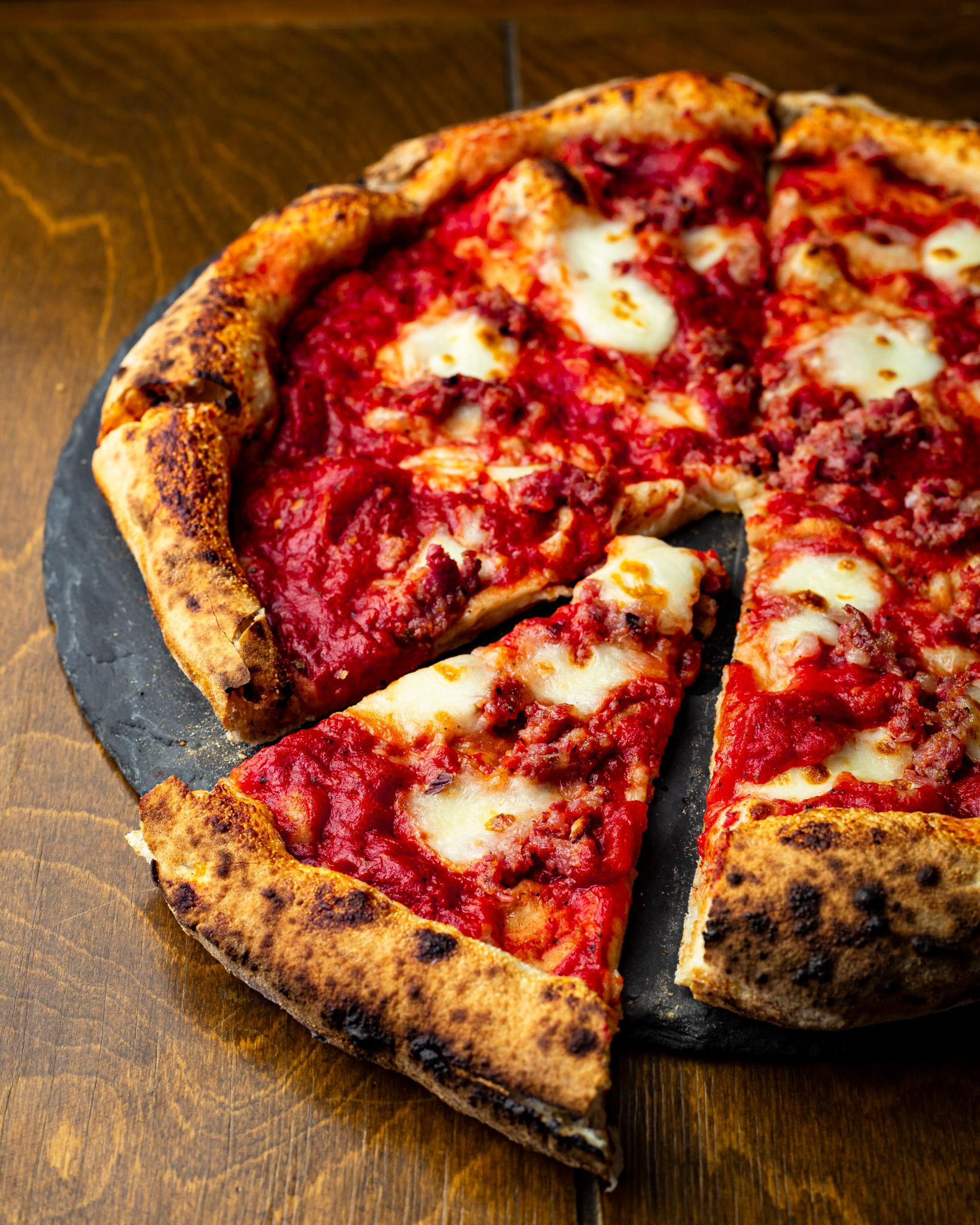 Slice de pizza artesanal de L'Industrie en Williamsburg Brooklyn Nueva York