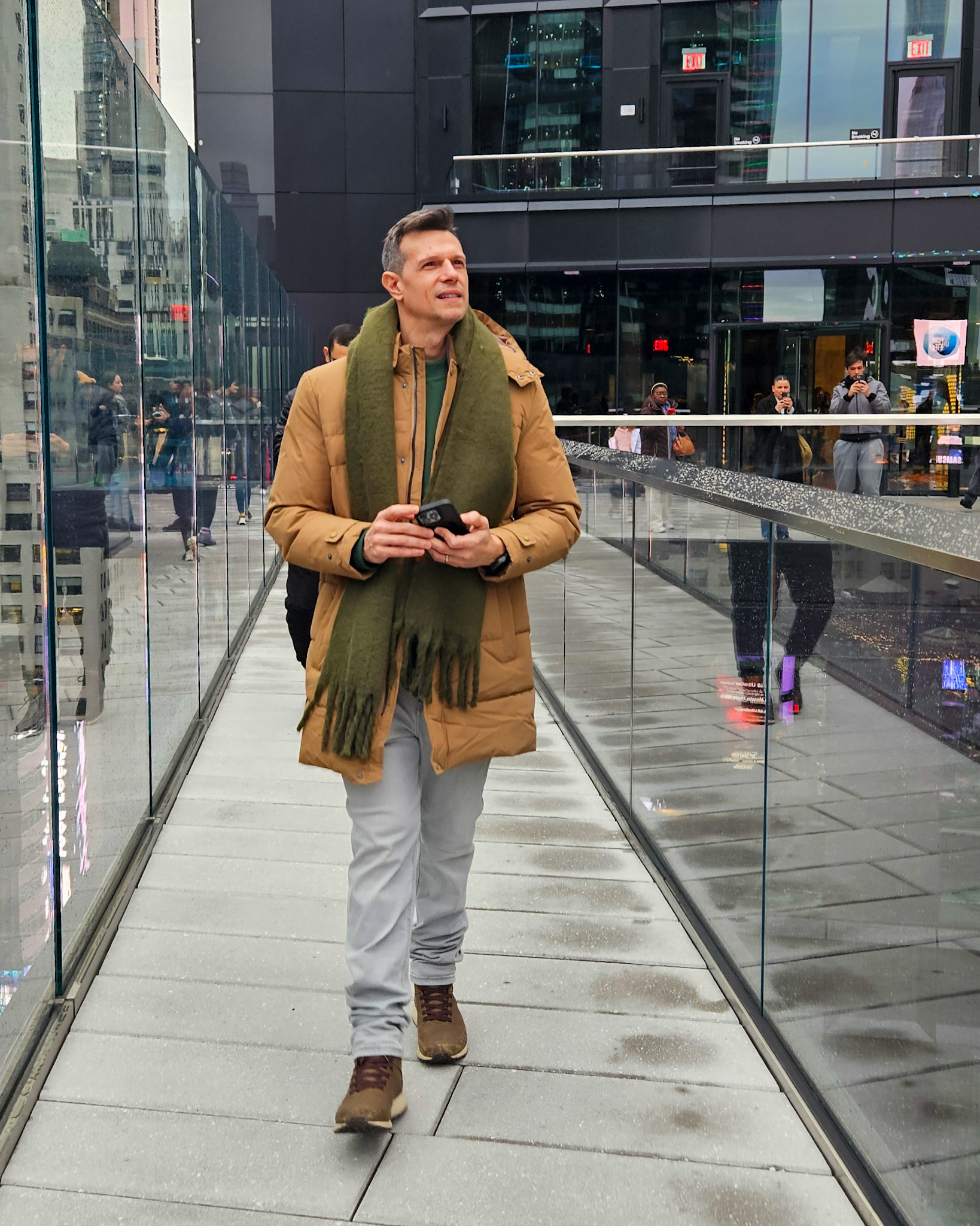 Paseando por la terraza de One Times Square en Nueva York