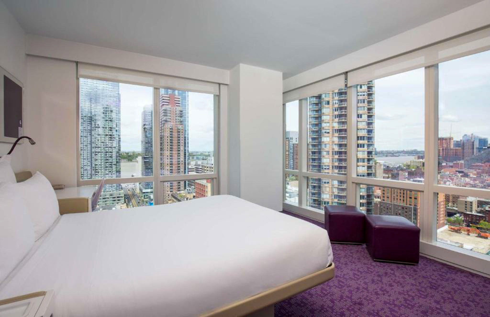 Habitaciones de hotel moderno en Nueva York