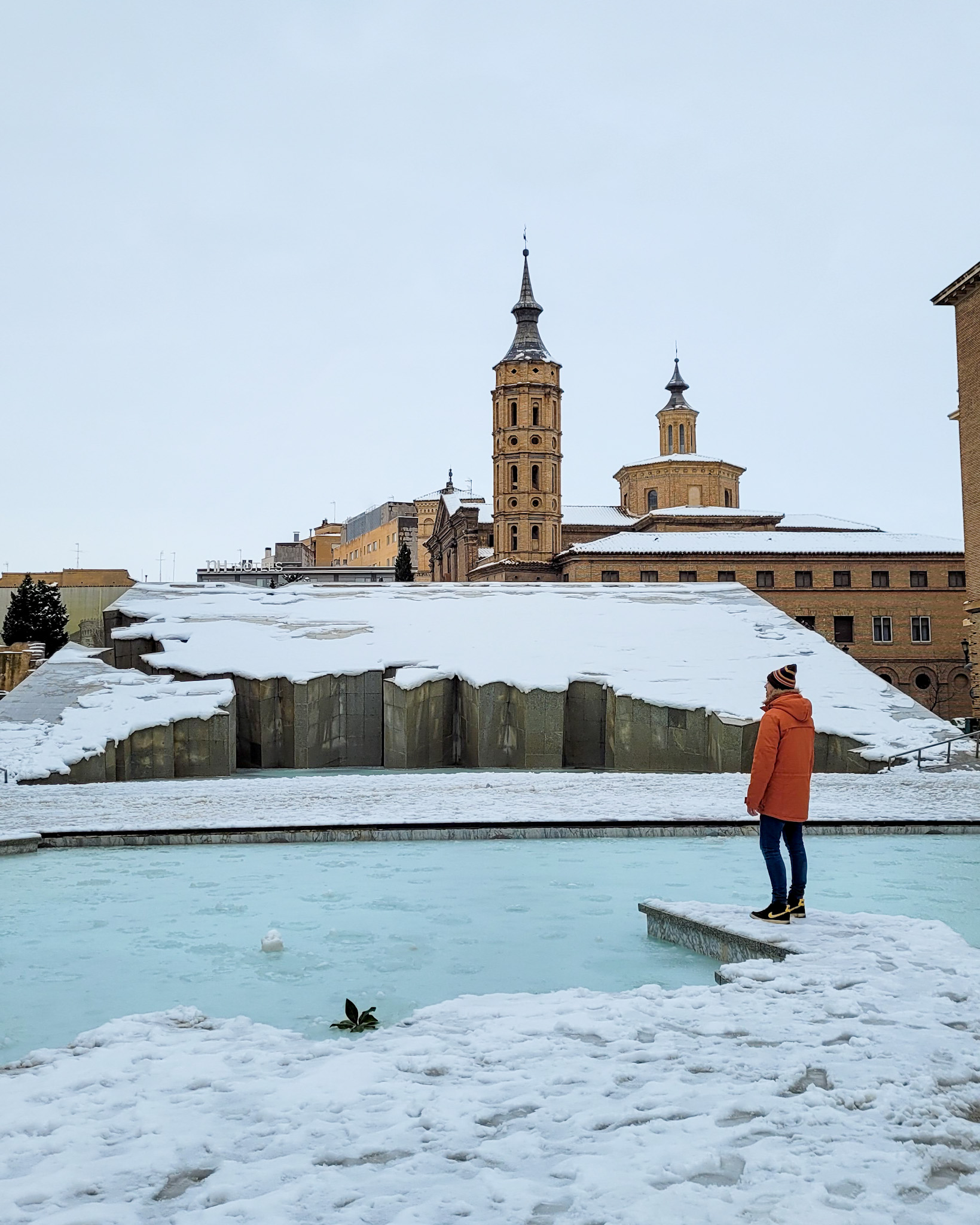 Zaragoza en invierno con nieve, una imagen poco habitual y muy bonita de la ciudad