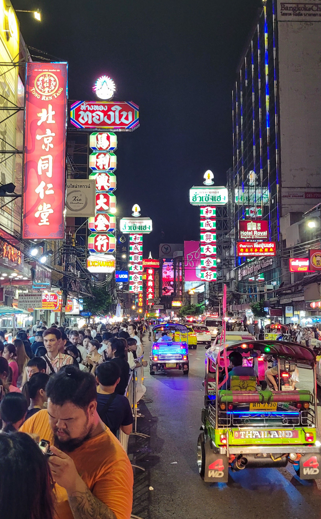 Chinatown de noche en Bangkok