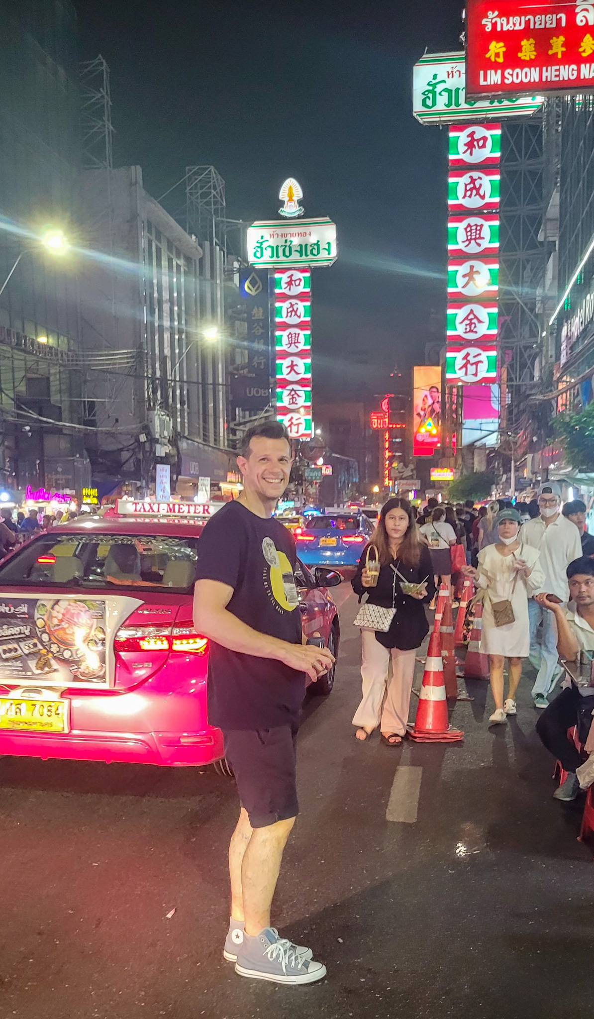 Perdido por las calles de Chinatown de noche