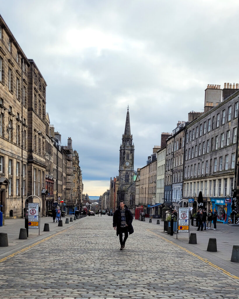 Guía de viaje a Edimburgo 2026: Para enamorarte de la ciudad más brutal de Escocia