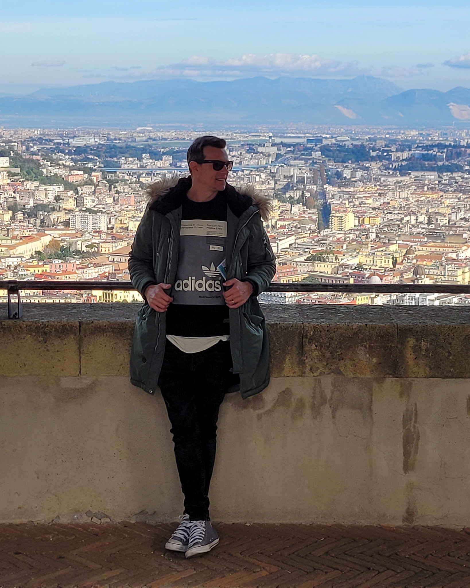 Vistas de Nápoles con Castel Nuovo