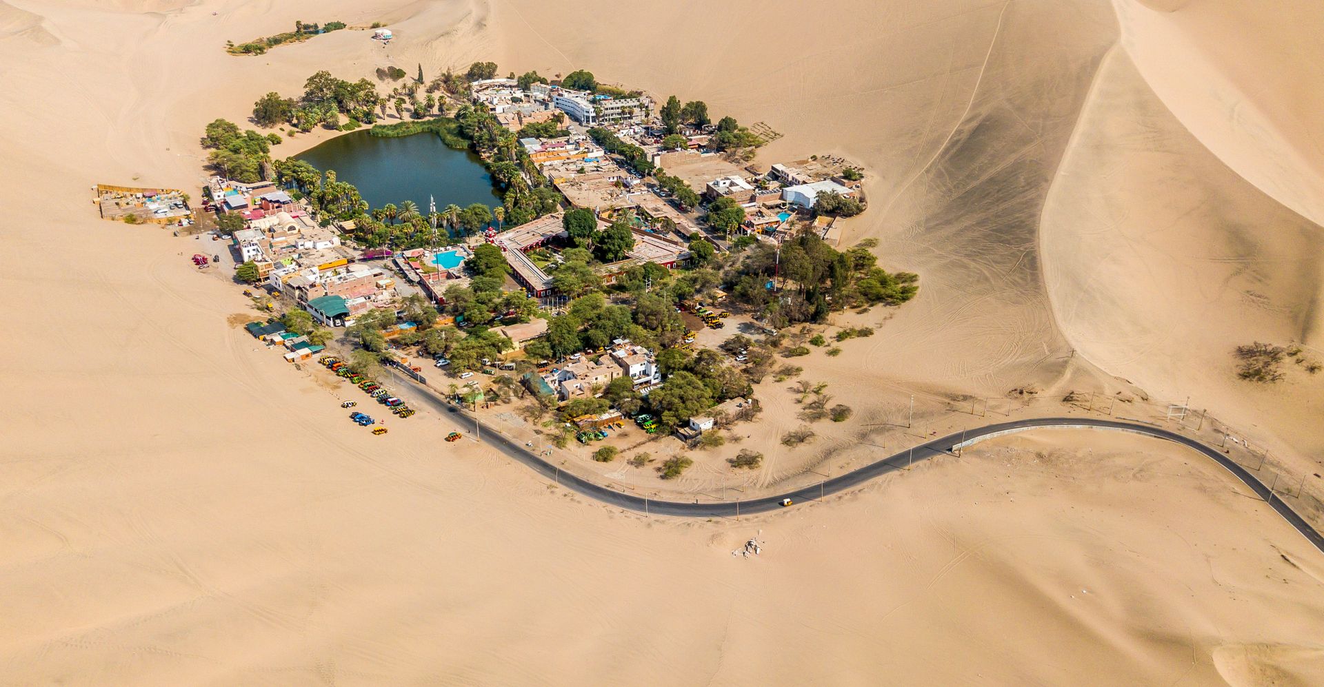 Panorámica de Huacachina, oasis en el desierto