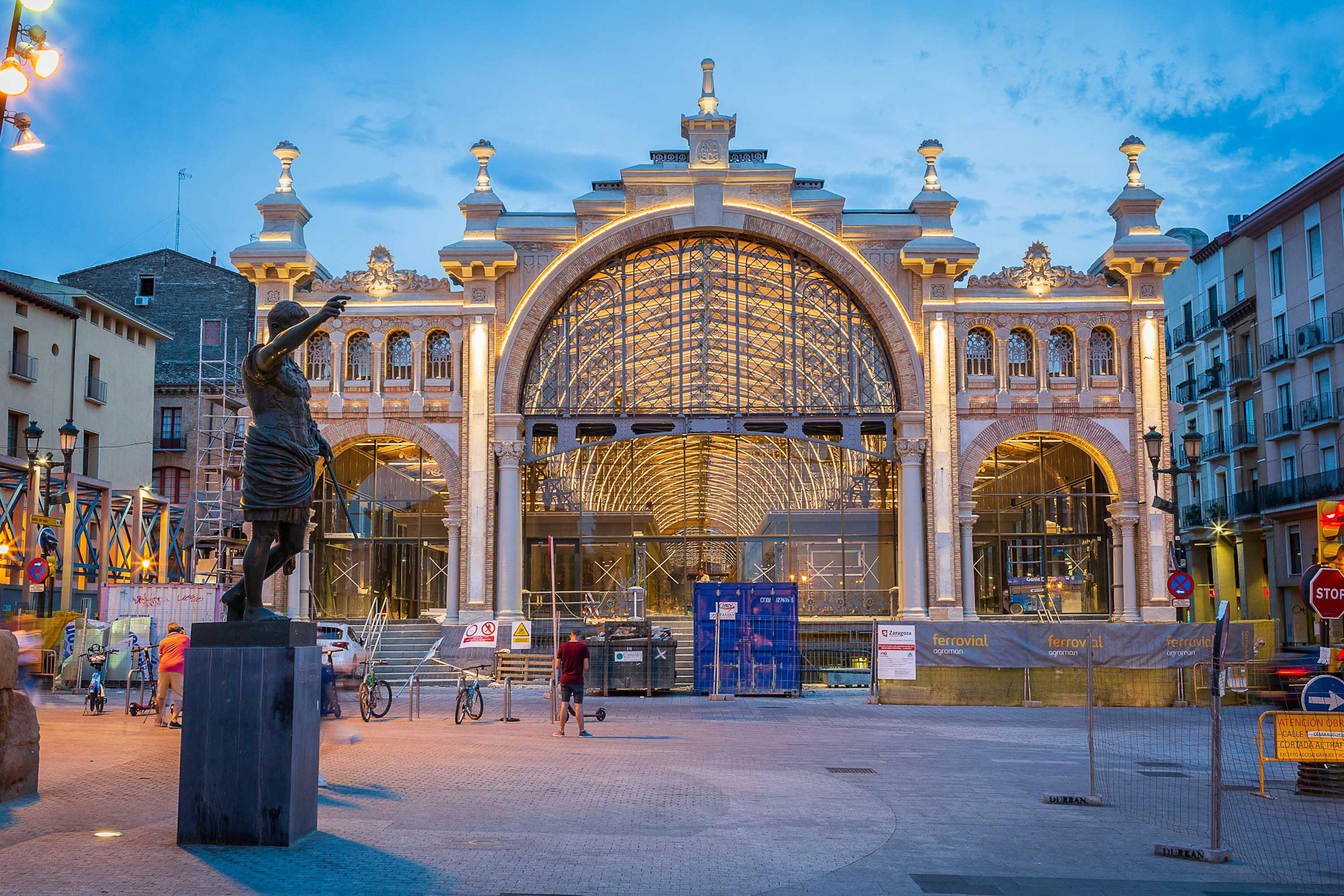 Fachada modernista del Mercado Central de Zaragoza
