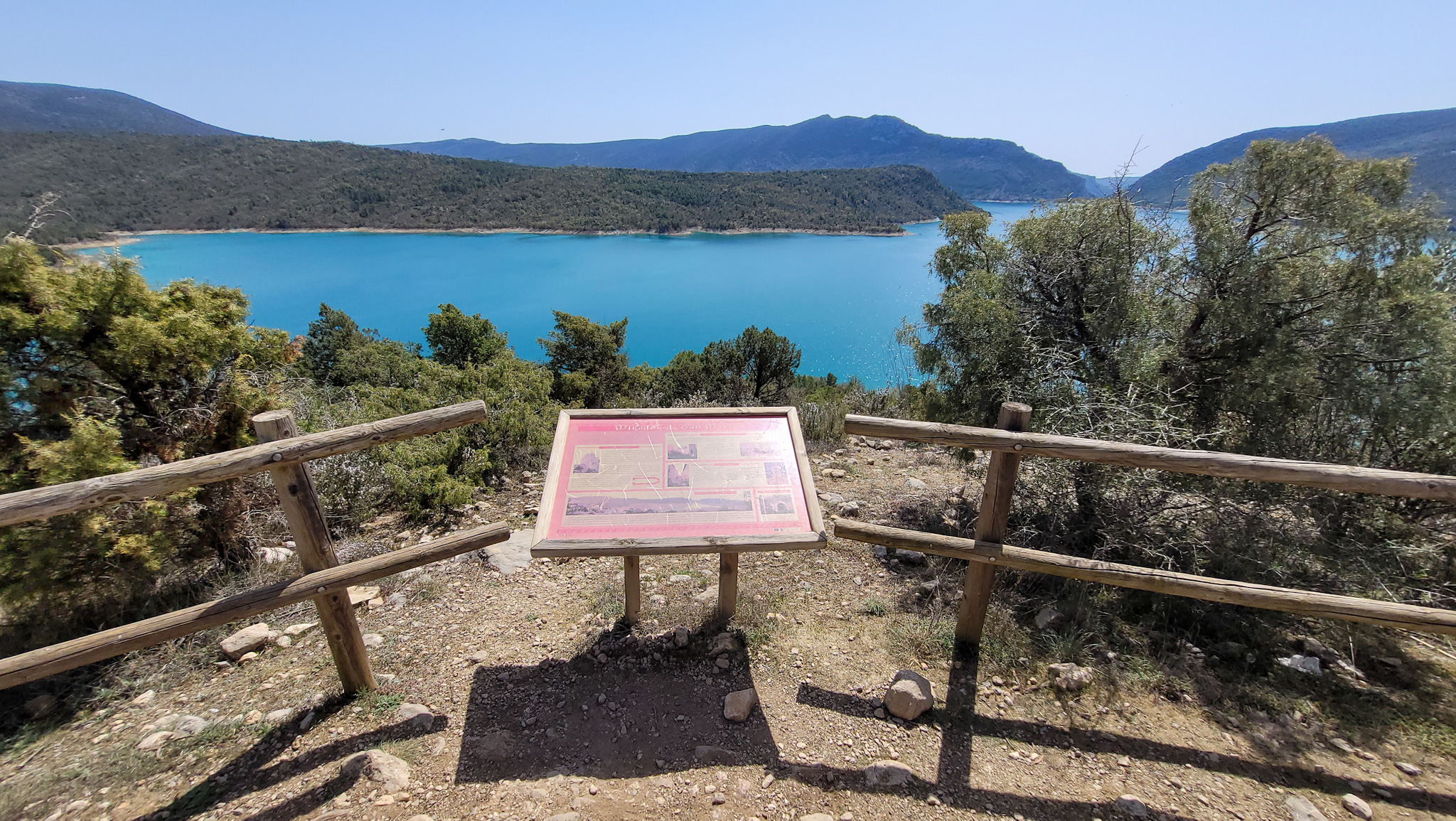 Mirador y vistas de camino a la Muralla China de Aragón, cerca de Finestres