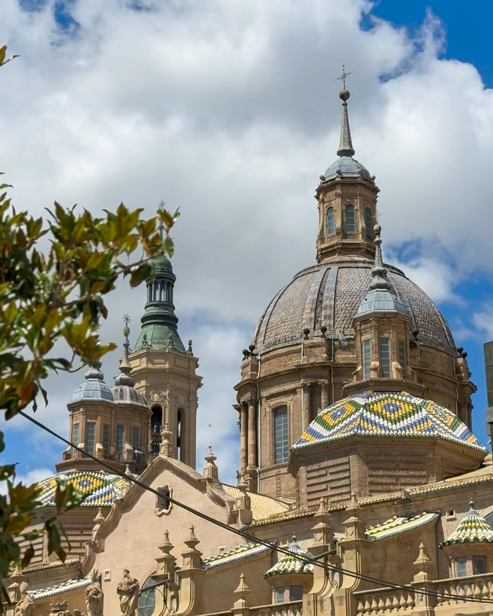 Subida a la Torre del Pilar en Zaragoza con vistas al casco histórico