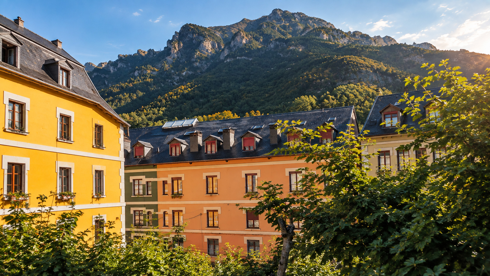 Vista de Canfranc Pueblo, el casco histórico